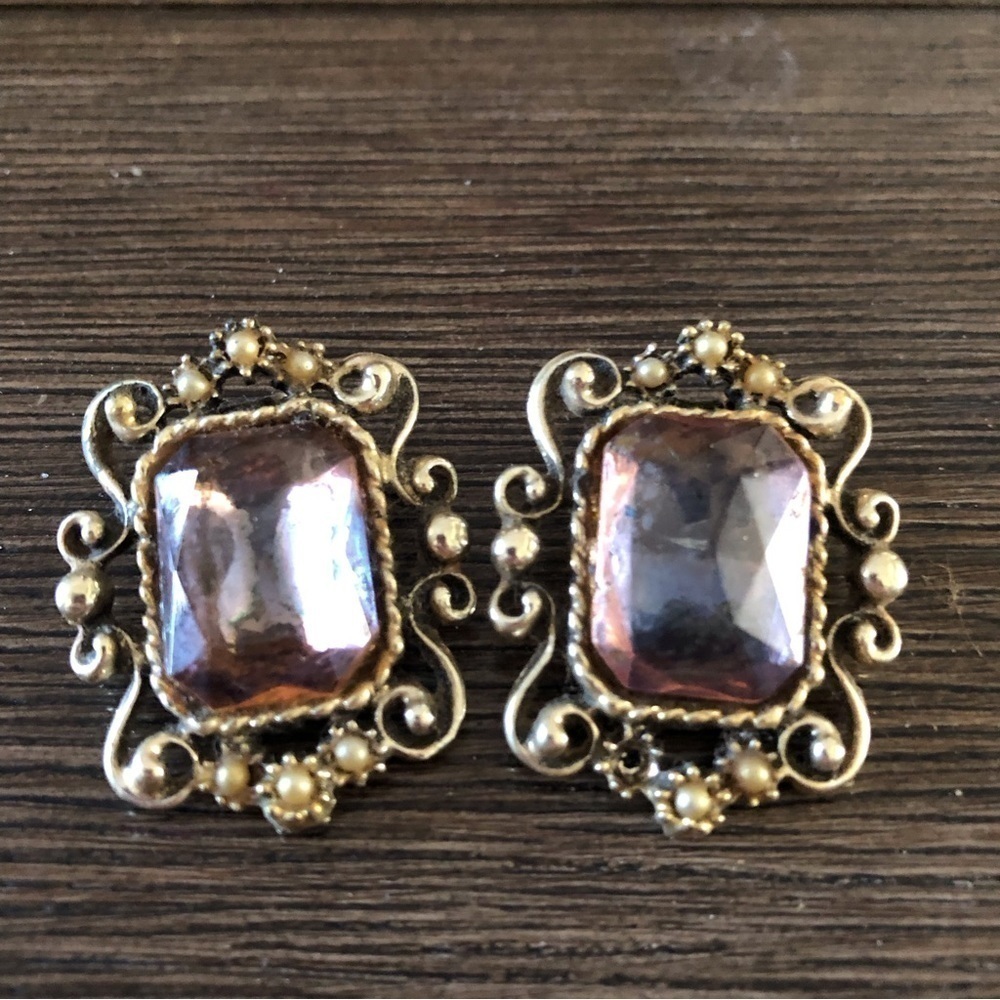 Vintage Mid-Century purple & gold metal clip-on earrings